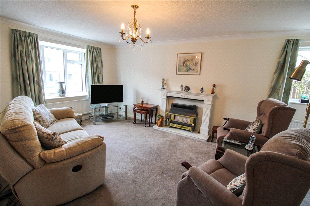 Property photo 2 of 16 Lounge