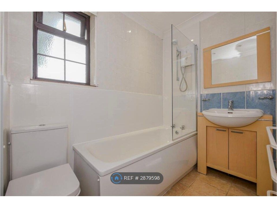 Property photo 2 of 8 Bathroom