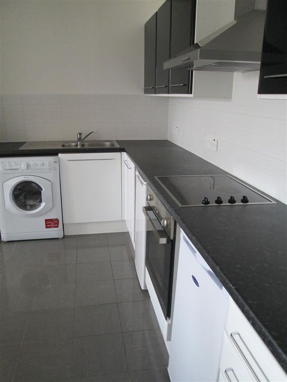 Property photo 1 of 7 Kitchen