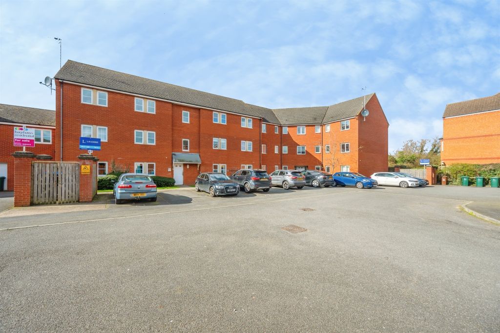 Property photo 1 of 17 External