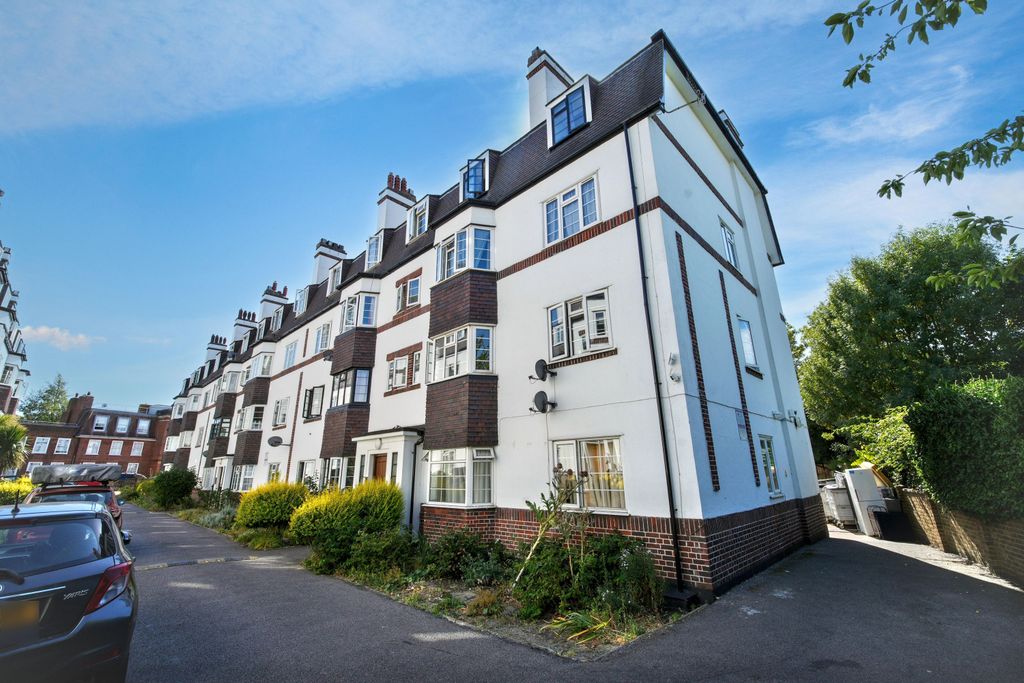 Property photo 2 of 2 28 Elphinstone Court, Barrow Road, Streatham, London Sw16 5Ng