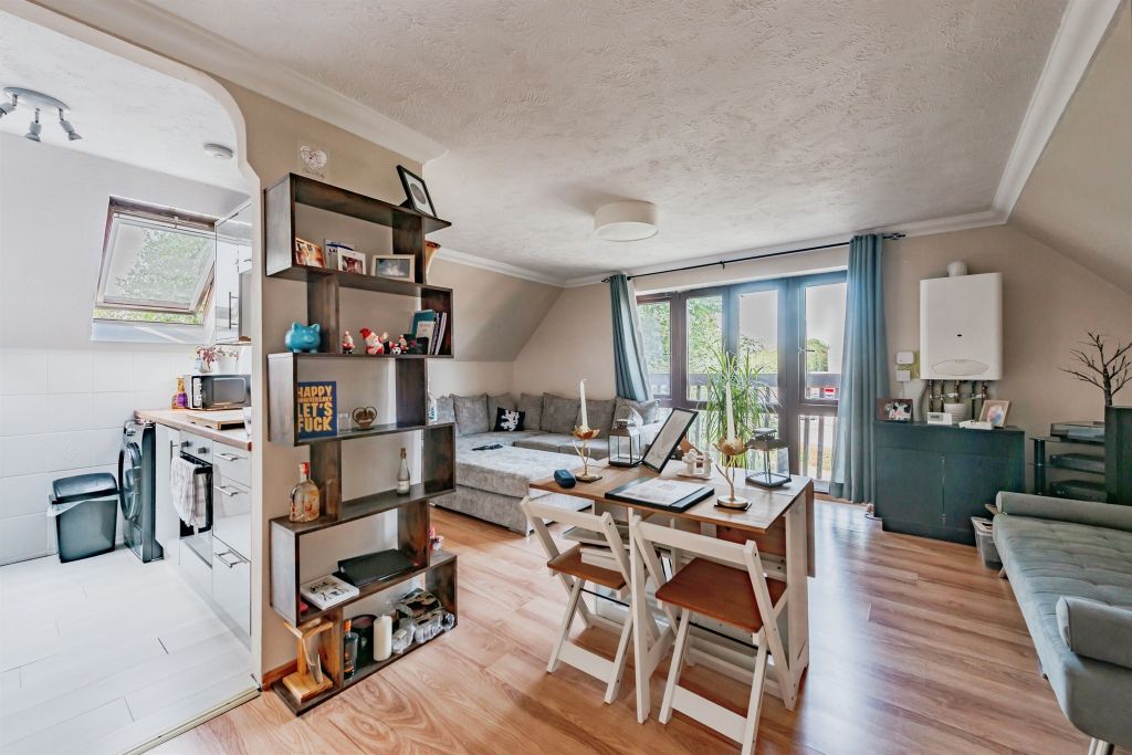 Property photo 3 of 11