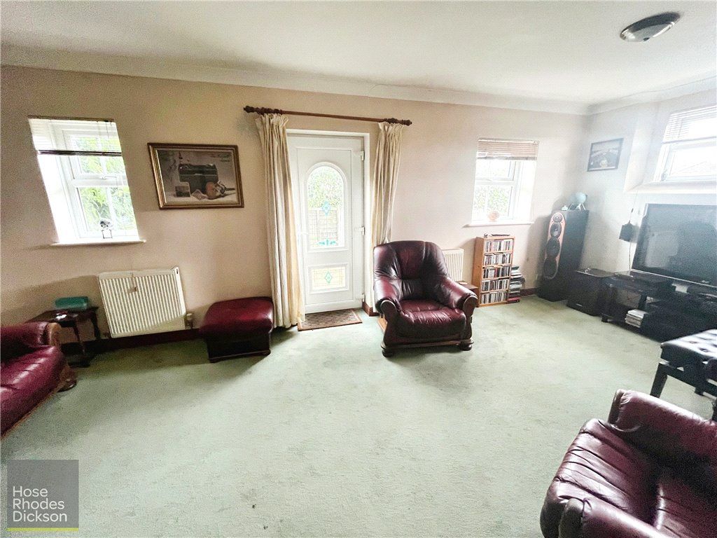 Property photo 3 of 19 Living Room