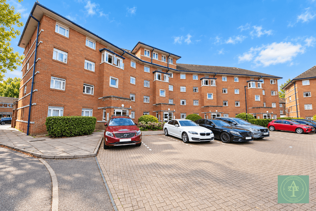 Property photo 1 of 15 2 Bedroom Flat For Sale