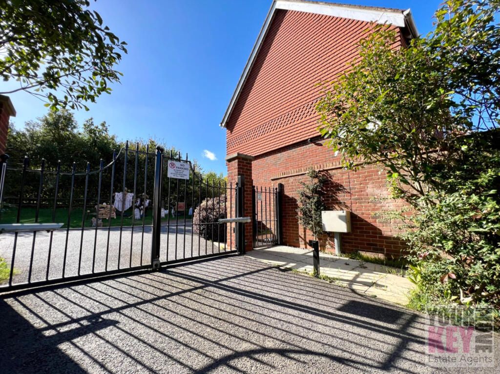 Property photo 3 of 24