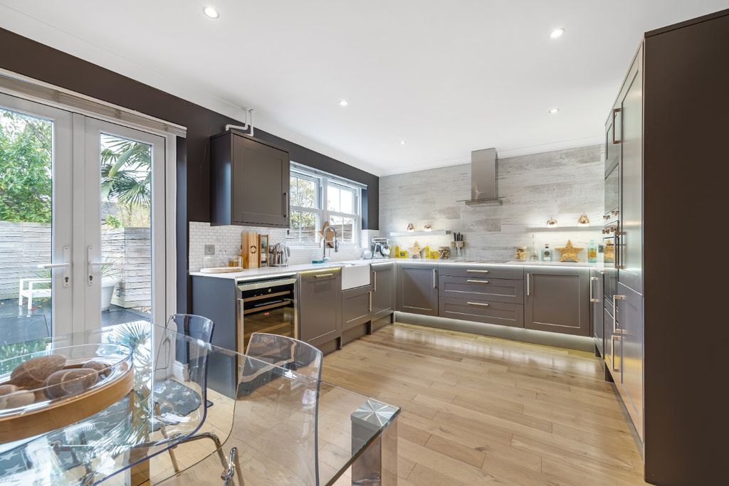 Property photo 2 of 19 2824762