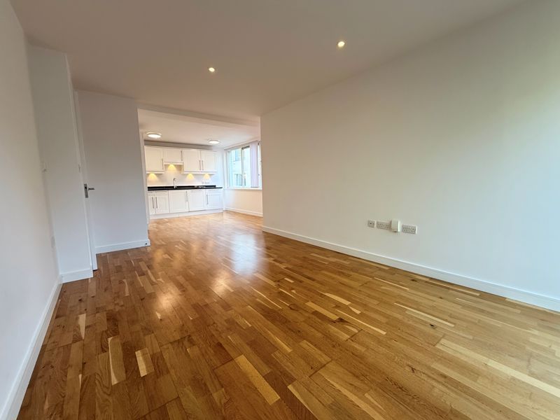 Property photo 3 of 8 Photo 8