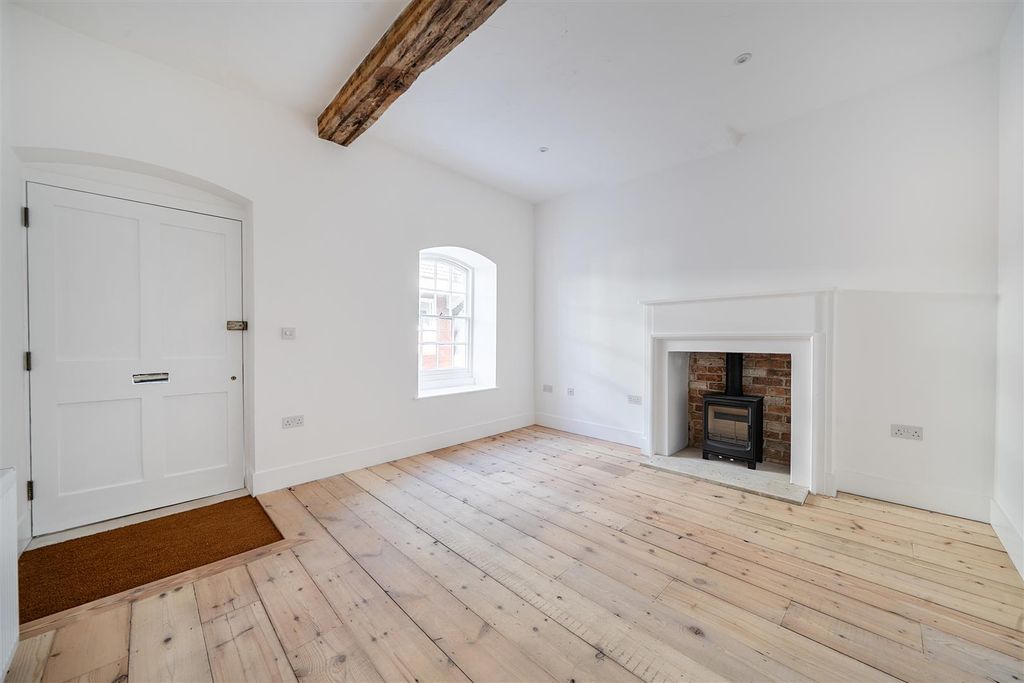 Property photo 3 of 16 Sitting Room