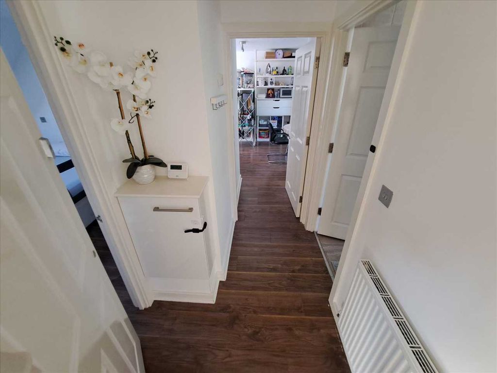 Property photo 2 of 5 Hallway