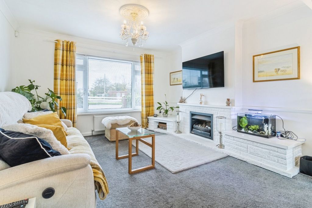 Property photo 3 of 35