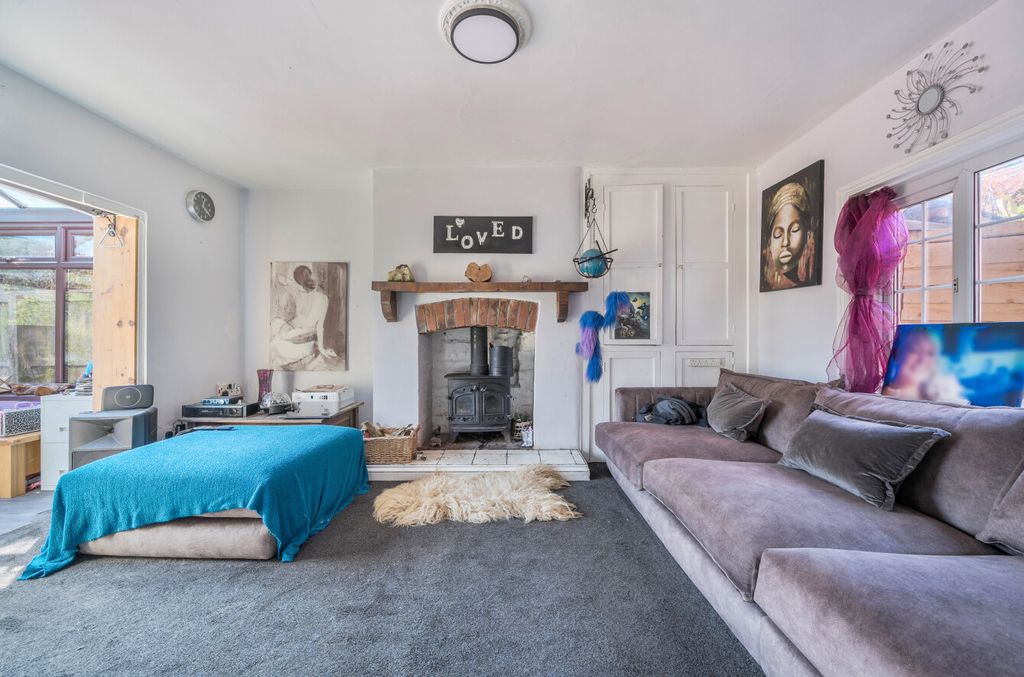 Property photo 3 of 20 1356211-10-68cd4E...