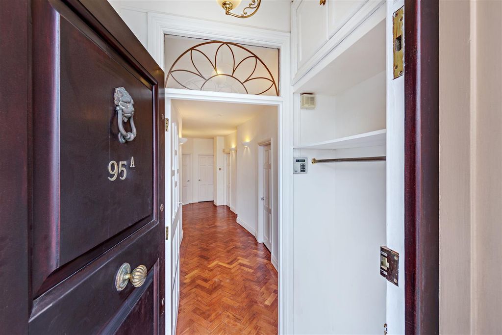 Property photo 1 of 12 Hallway.Jpg