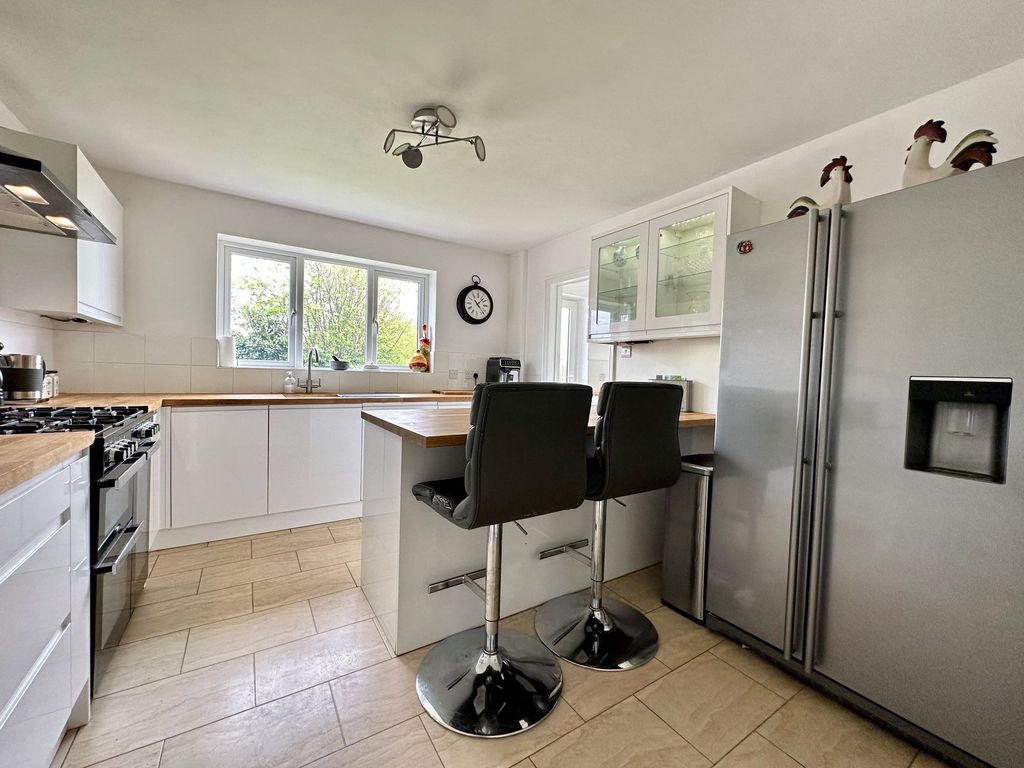 Property photo 3 of 24 Kitchen