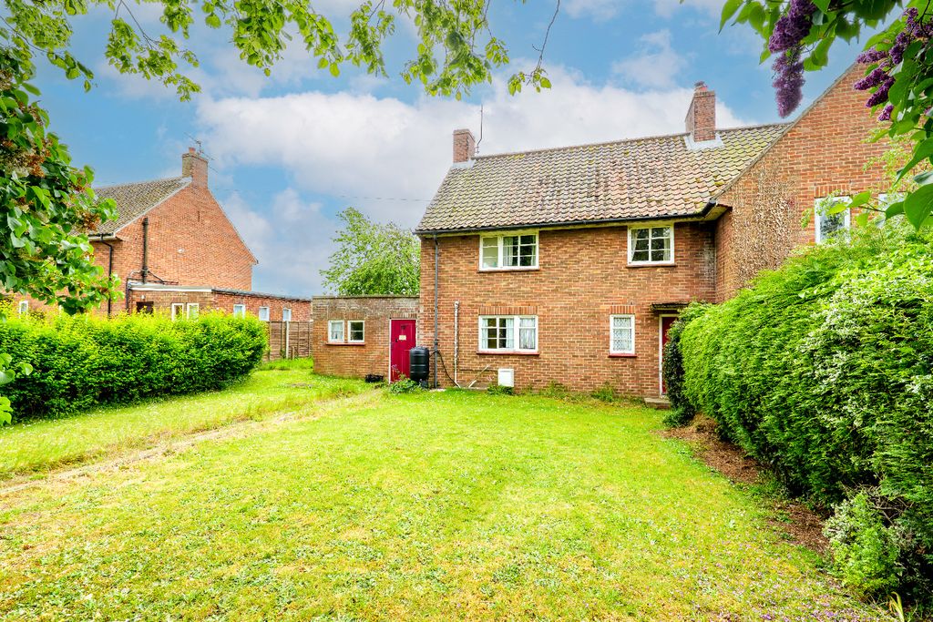 Property photo 3 of 17 4990649