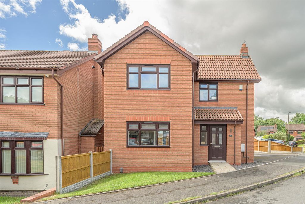 Property photo 1 of 27