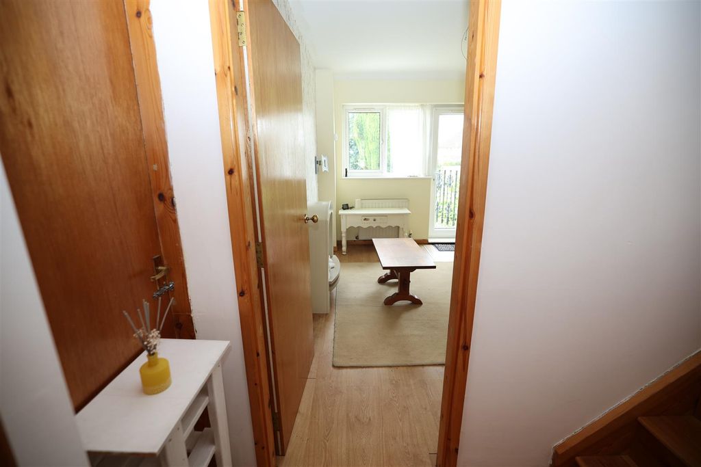 Property photo 3 of 9 R6__8361.Jpg