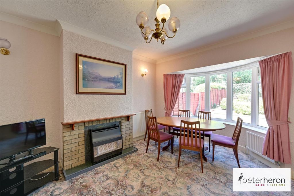 Property photo 3 of 10 Dining Room
