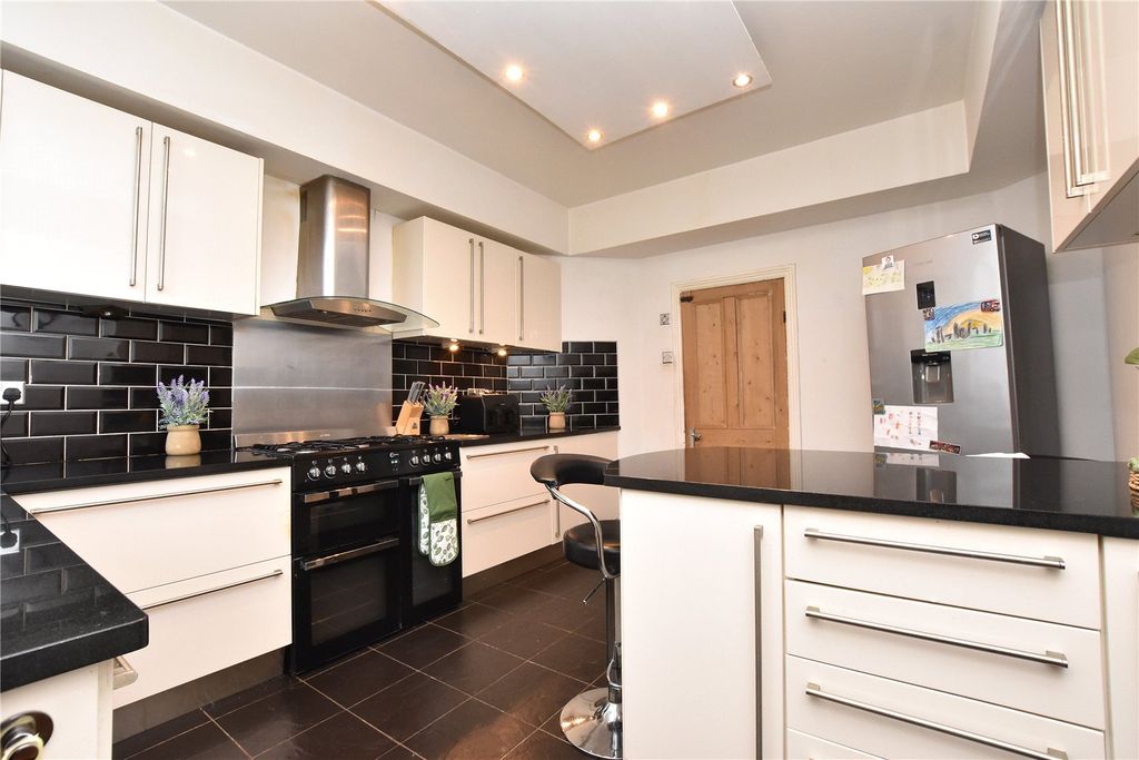 Property photo 3 of 26 Picture No. 33