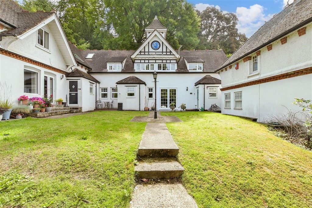 Property photo 1 of 15 Communal Gardens