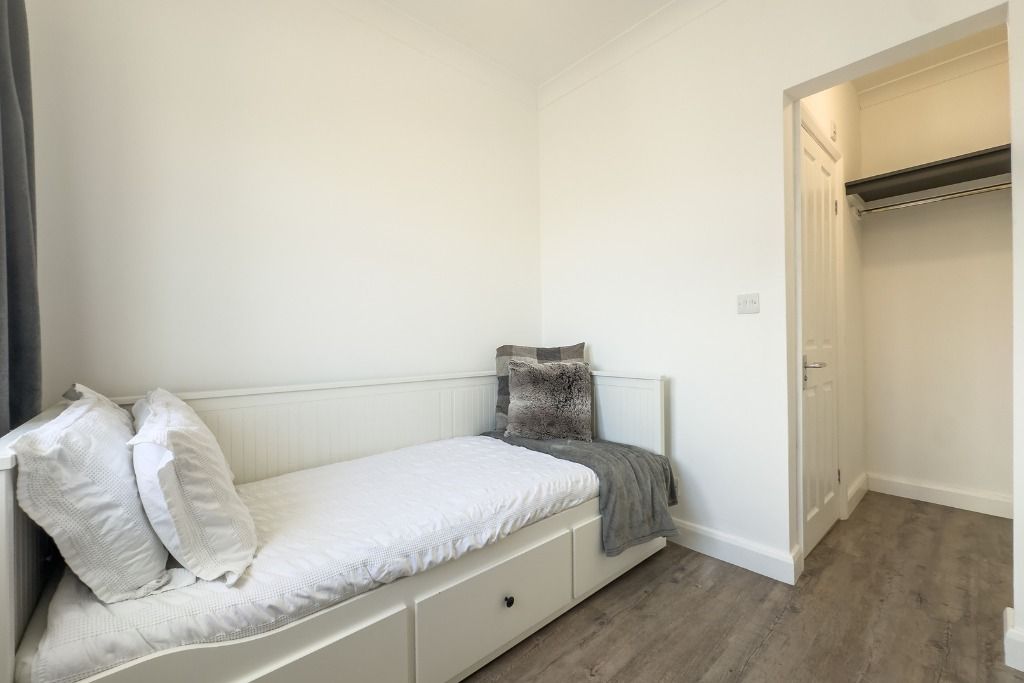 Property photo 3 of 17 5238653
