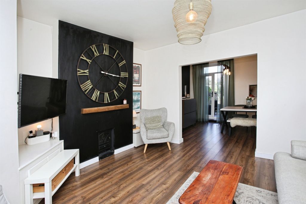 Property photo 3 of 24