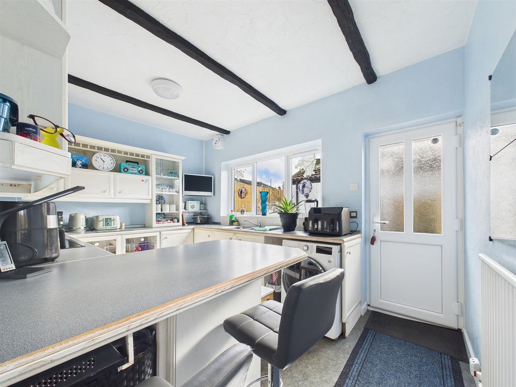 Property photo 2 of 18 Southmead Road (12).Jpg