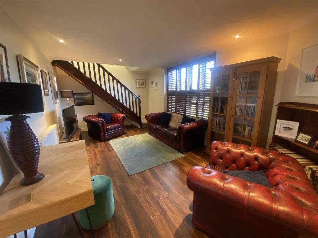 Property photo 2 of 11 Img_9266.Jpeg