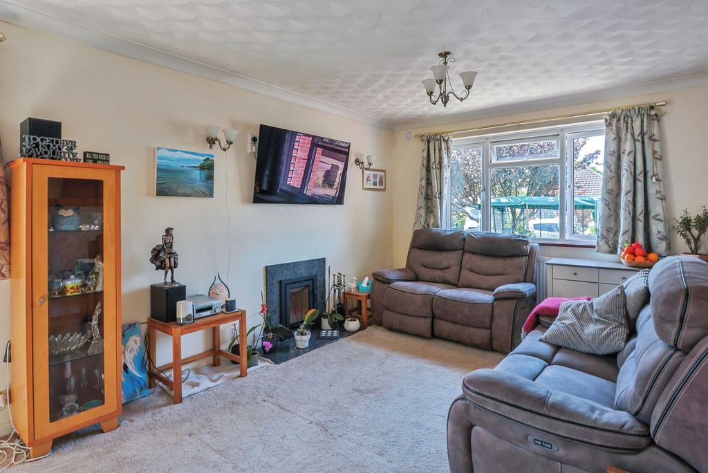 Property photo 2 of 19 Pbox-Img.Jpg
