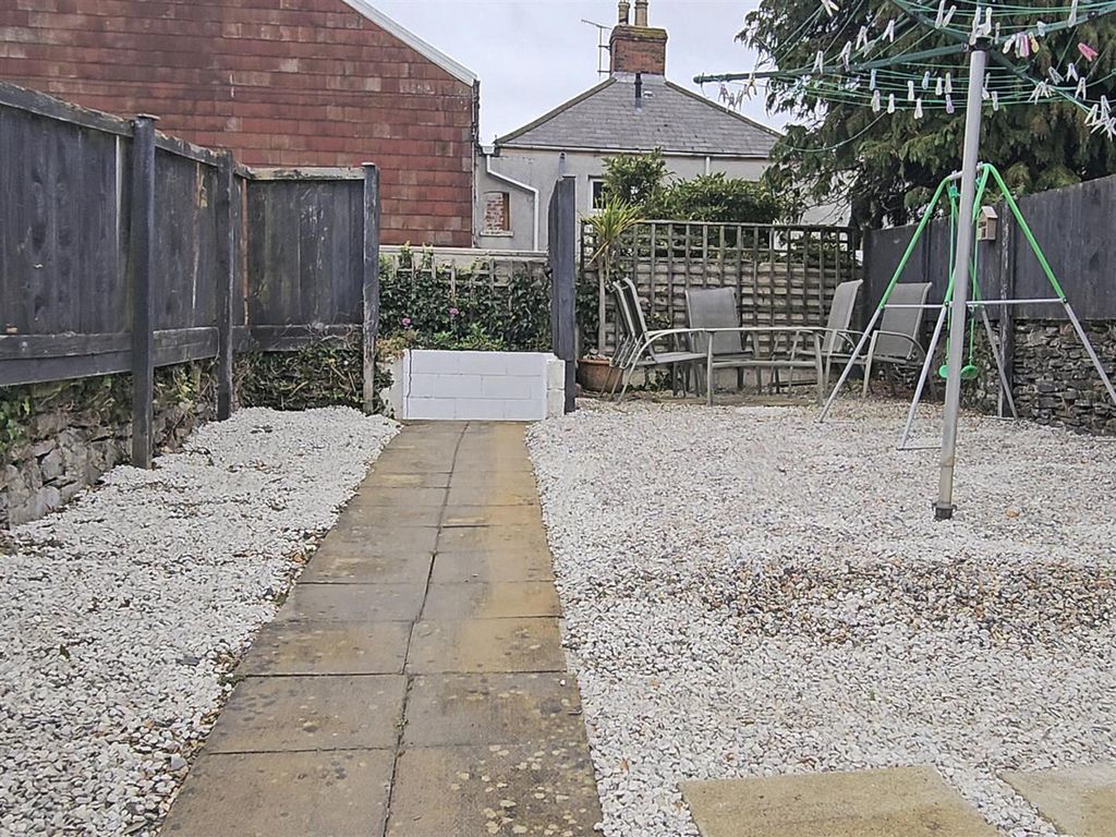 Property photo 3 of 9 Garden.Jpg