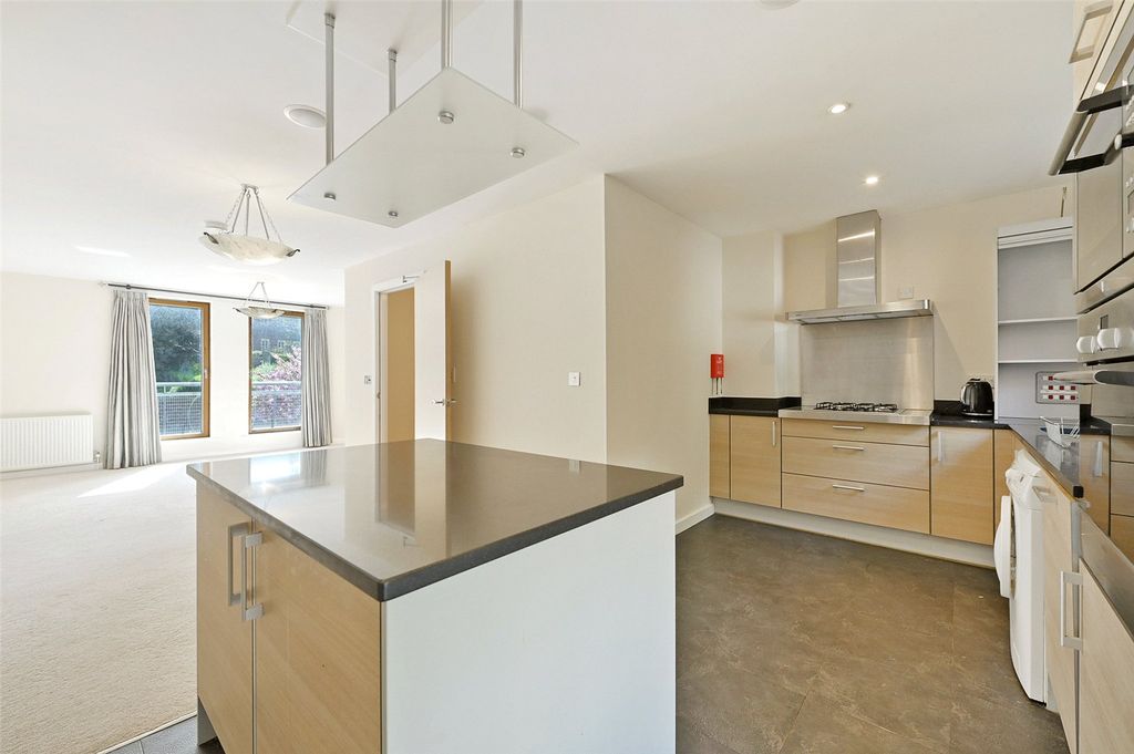 Property photo 2 of 10 Picture No. 16