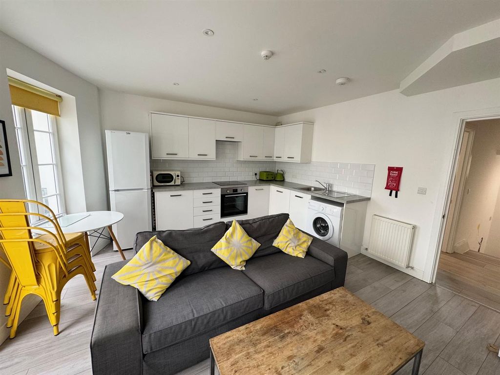 Additional image 6 of 4 bed shared accommodation to rentNorfolk Square, Brighton BN1