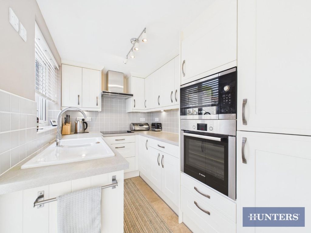 Property photo 2 of 16 Kitchen