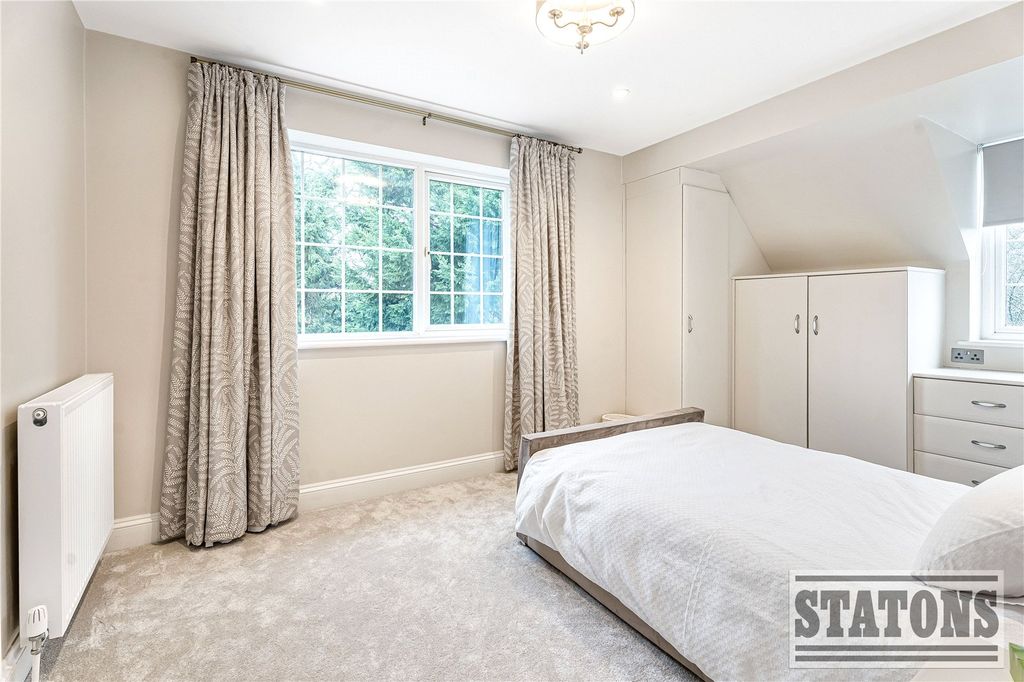 Additional image 20 of 5 bed detached house for saleFoxes Lane, Welham Green, North Mymms, Hatfield AL9