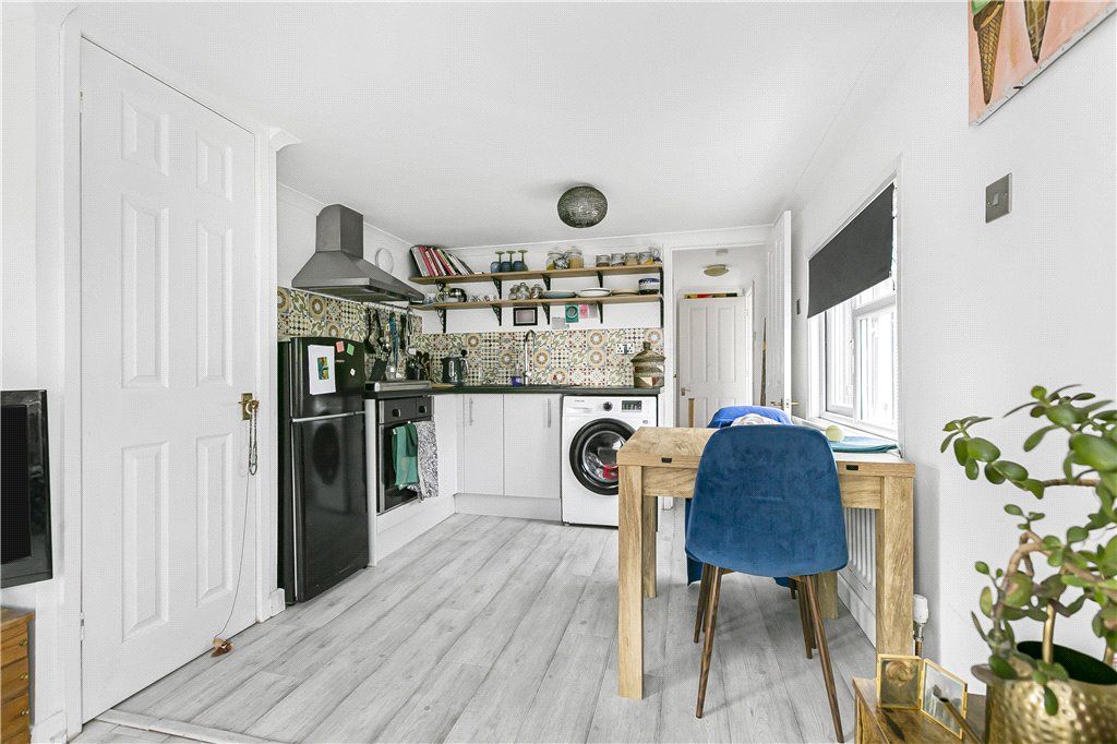 Property photo 3 of 8 Kitchen