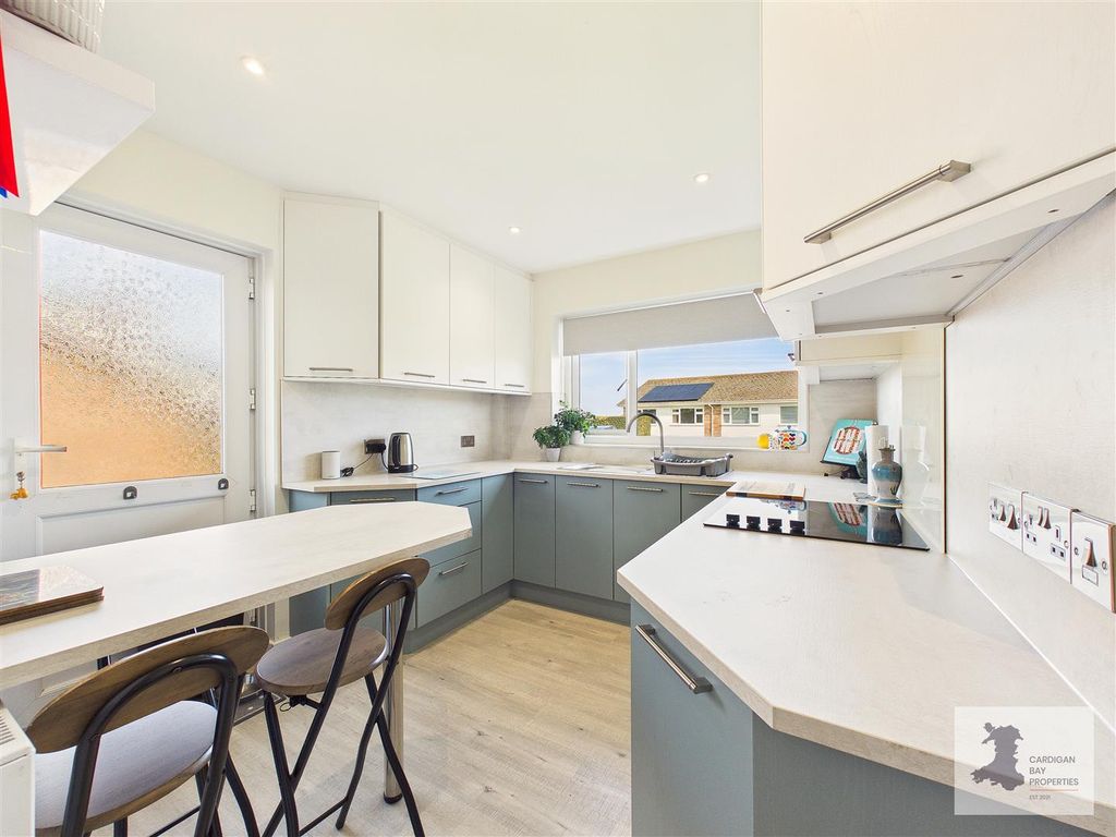 Property photo 2 of 26 Kitchen