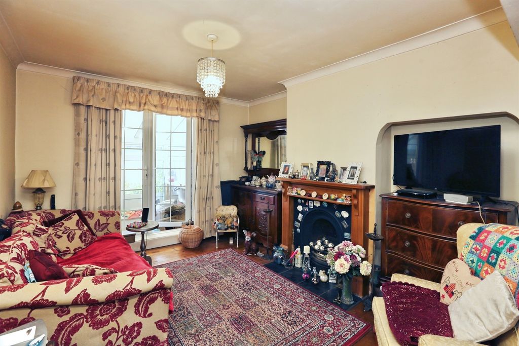 Property photo 2 of 14