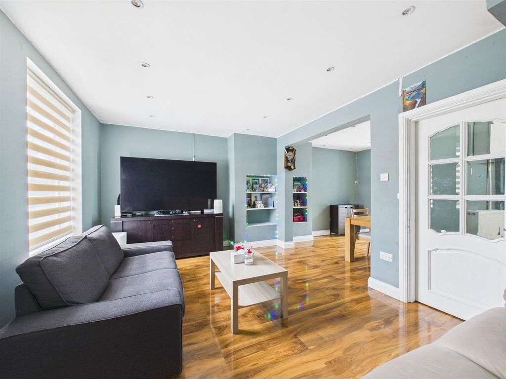 Property photo 2 of 21 Cam02885G0-Pr0562-Still003.Jpg