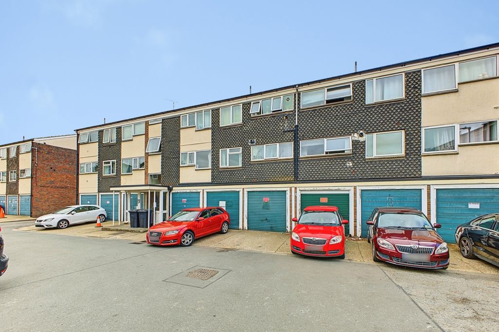 Property photo 1 of 18 Pbox-Img.Jpg