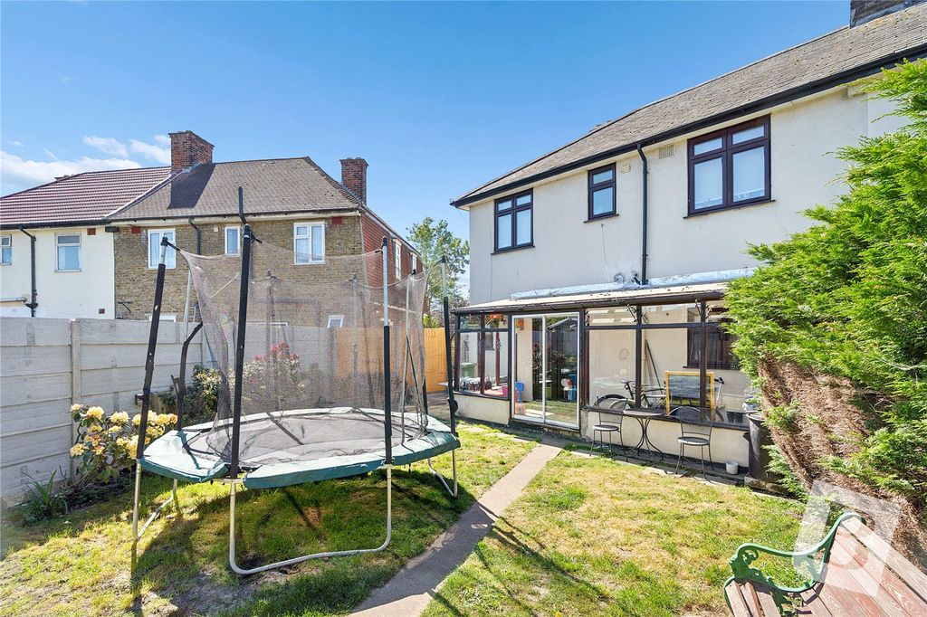Additional image 18 of 4 bed semi-detached house for saleWood Lane, Dagenham RM8