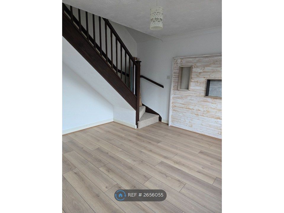 Property photo 3 of 29 Lounge