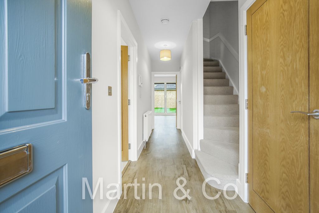 Property photo 3 of 25