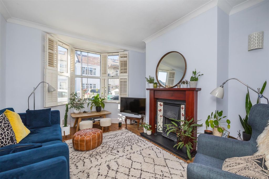 Property photo 2 of 7 Reception