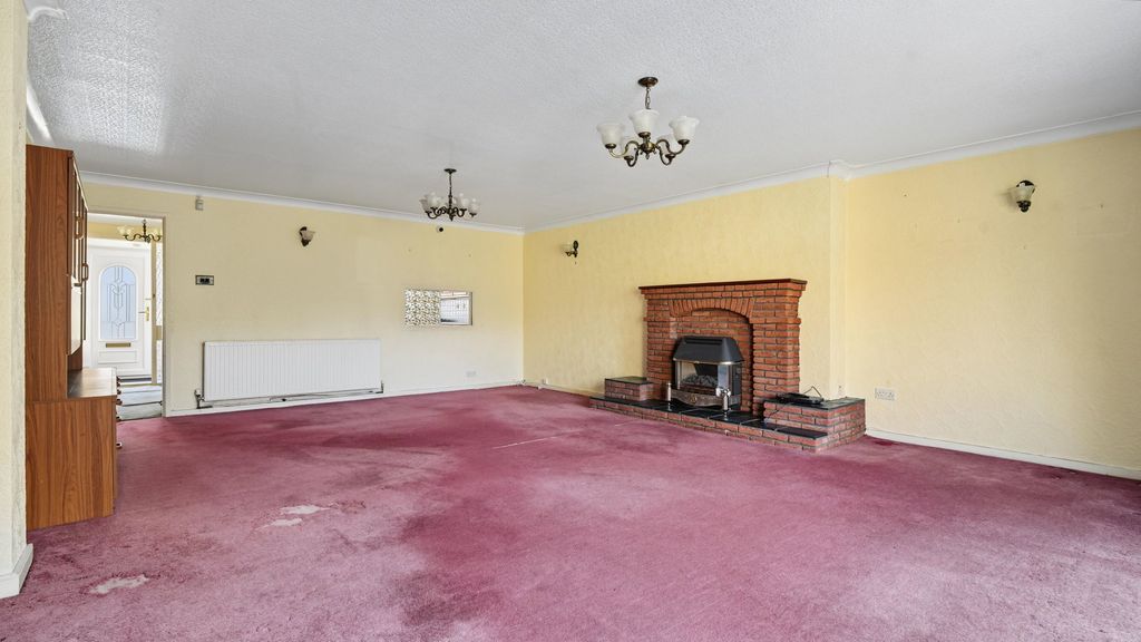 Property photo 3 of 21