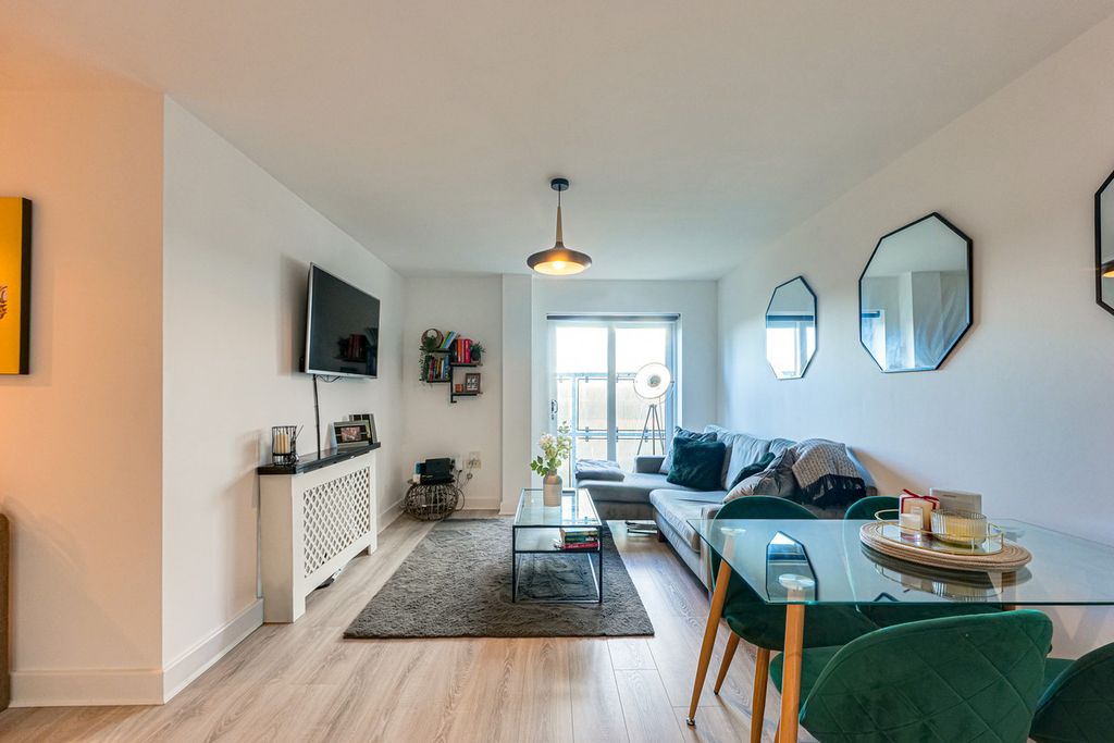 Property photo 2 of 20