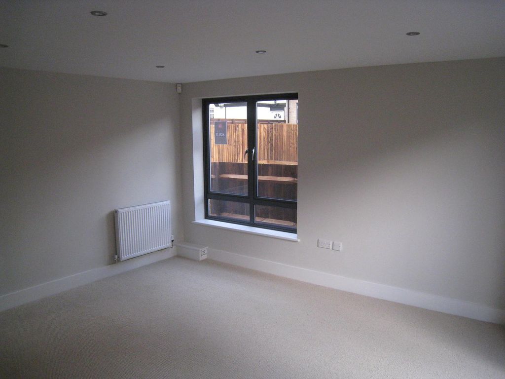 Property photo 2 of 28 Lounge