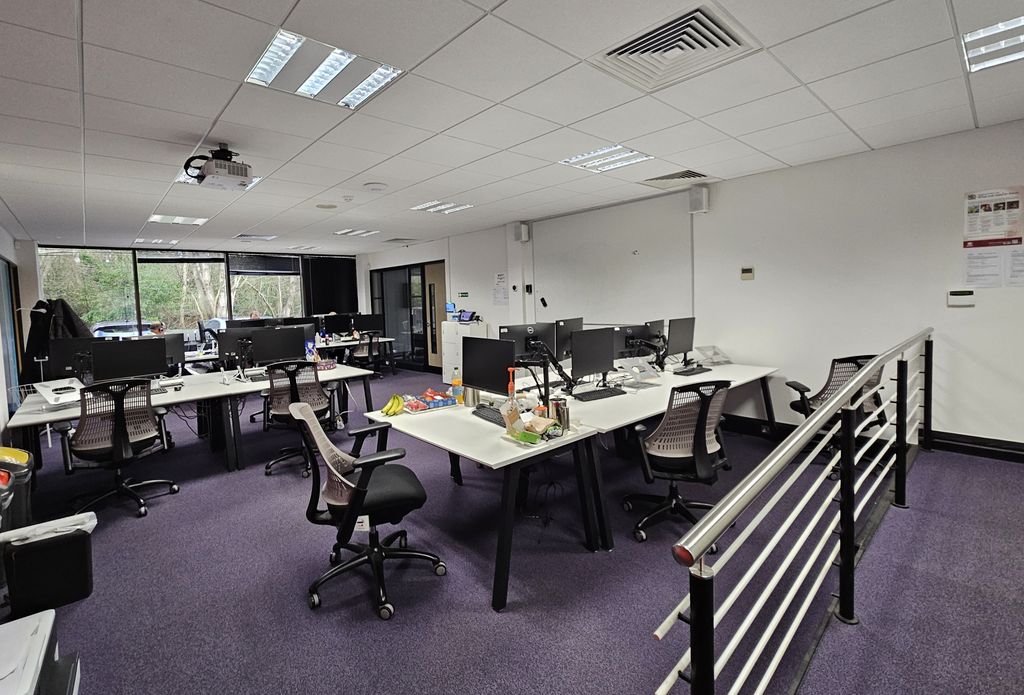 Property photo 2 of 7 006