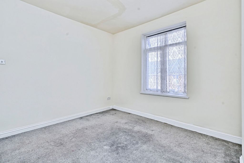 Property photo 3 of 19 Pbox-Img.Jpg
