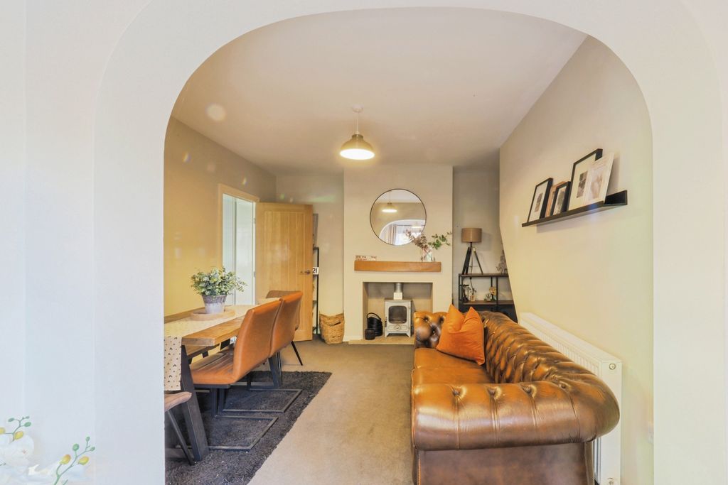 Property photo 2 of 20 56Highstreetbeckinghamdoncasterdn104Pe-006