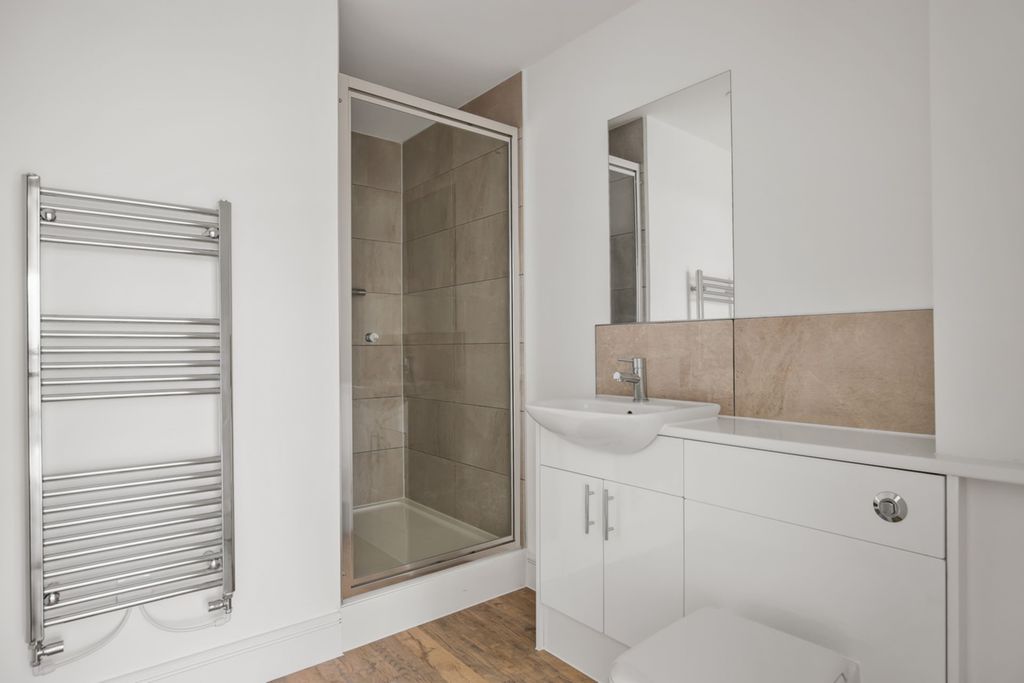 Property photo 3 of 7 En-Suite