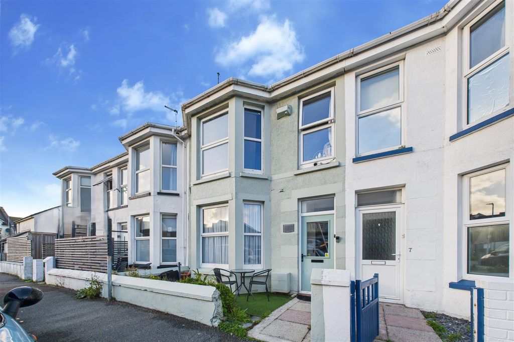 Property photo 1 of 30 St Thomas Road